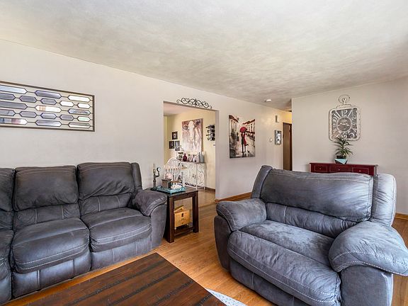 5th image of 3019 Beverly St