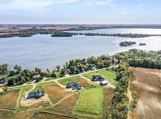 4065 Wells Lake Ct, Faribault, MN 55021