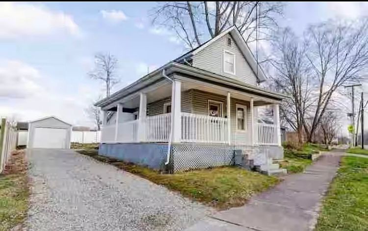 1st image of 456 S 2nd St