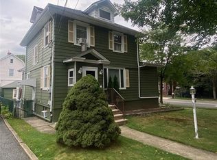 883 Ray Ave, Ridgefield, NJ 07657