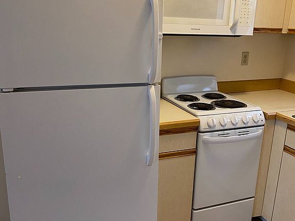 5th image of 1932 Canyon Blvd APT 3