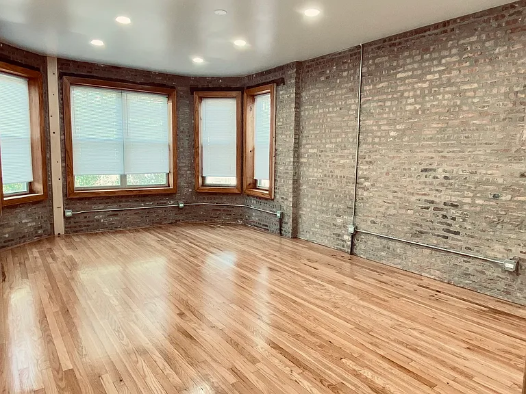 3429 W Hirsch St #2E — Photo 1