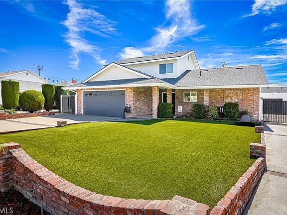 2nd image of 930 La Rue Ave