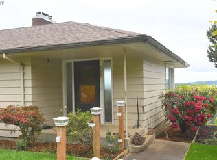 558 W Fir Ave, Coos Bay, OR