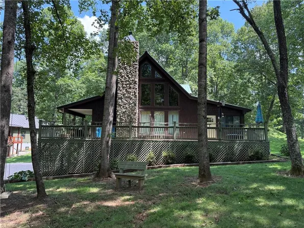 607 W Meadow Pkwy, Moravian Falls, NC 28654