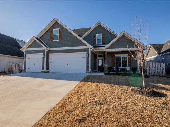 2717 Nova Ave, Lowell, AR 72745