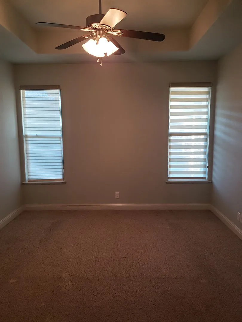 Lease Takeover-Current Lease Expires 3/18/27-3 Bed 2 Bath Chico Charmer With Fenced Back Yard! — Photo 4