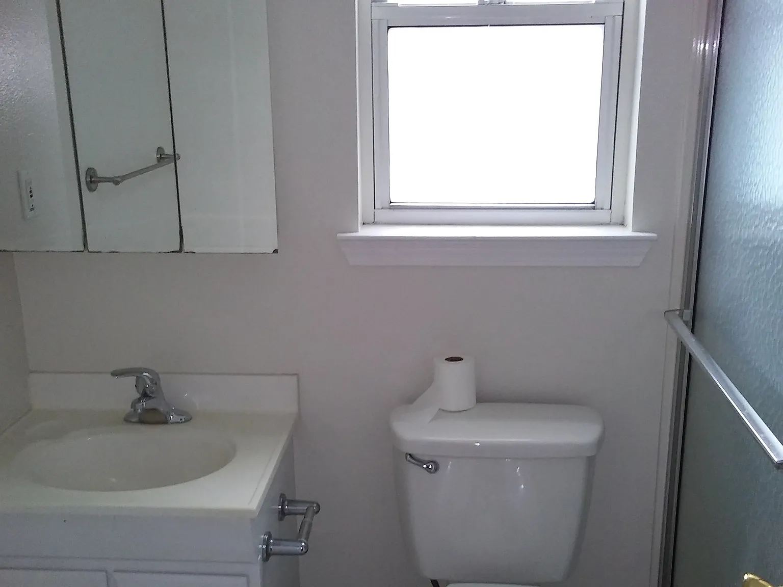 3 bed, 1100 sqft, $1,500 — Photo 2