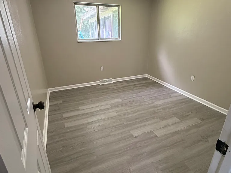 522 Willow Ave — Photo 13