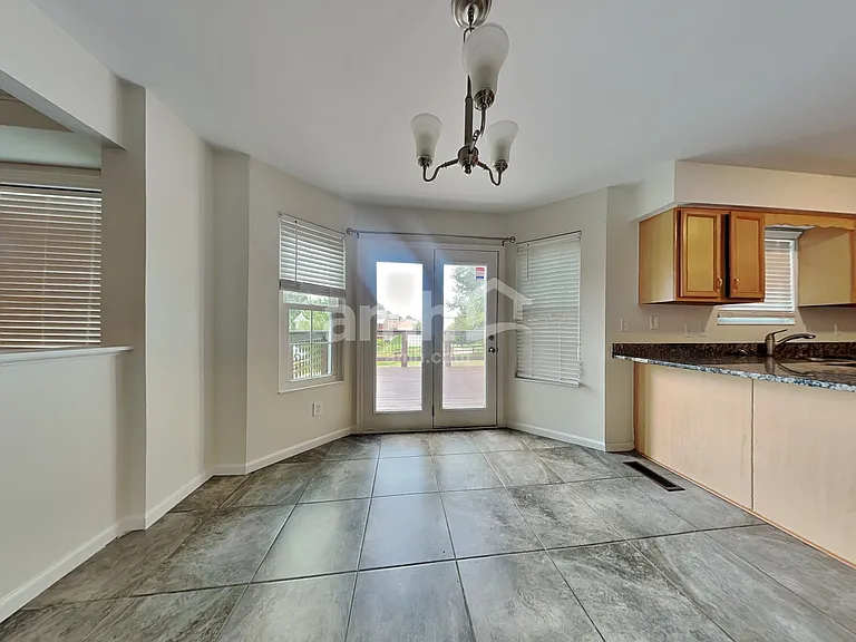 2113 Lynwood Pl — Photo 5