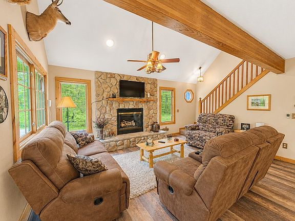 5th image of 5181 Wolf Lane Rd