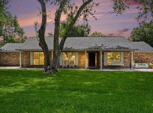 4318 Meadow Glenn Dr, Dickinson, TX 77539