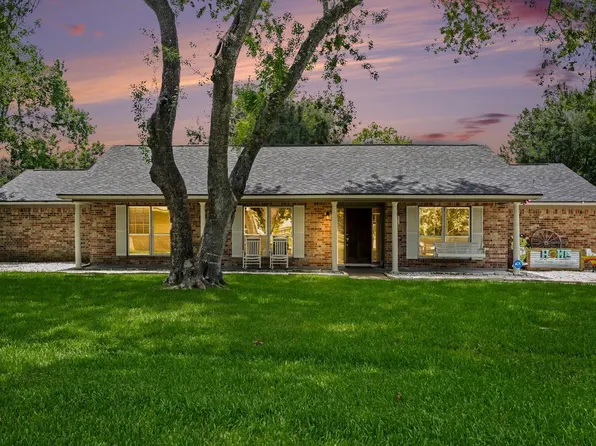4318 Meadow Glenn Dr, Dickinson, TX 77539