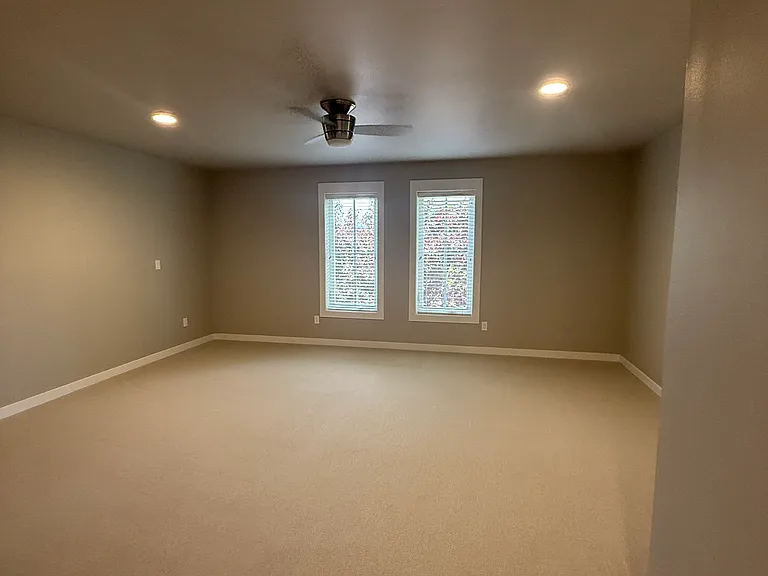 515 G St #124 — Photo 11