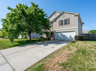 4315 Barnside Ln, Charlotte, NC 28216