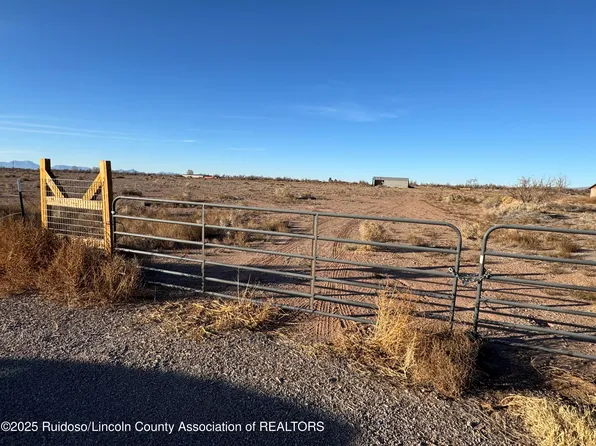 81 Dirt Rd, Tularosa, NM 88352