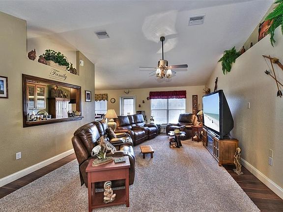 4th image of 2835 NW 18th Pl