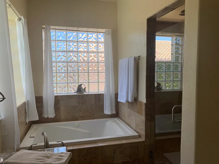 548 W Mendoza Ave — Photo 22