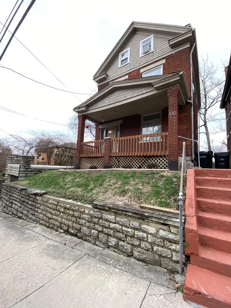 Building Photo - 630 Straight St