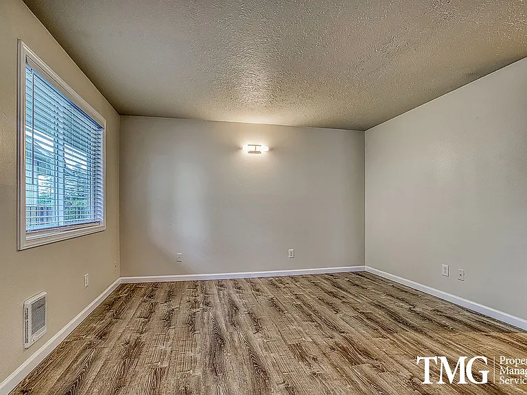 Jackson Court Apartments — Photo 31