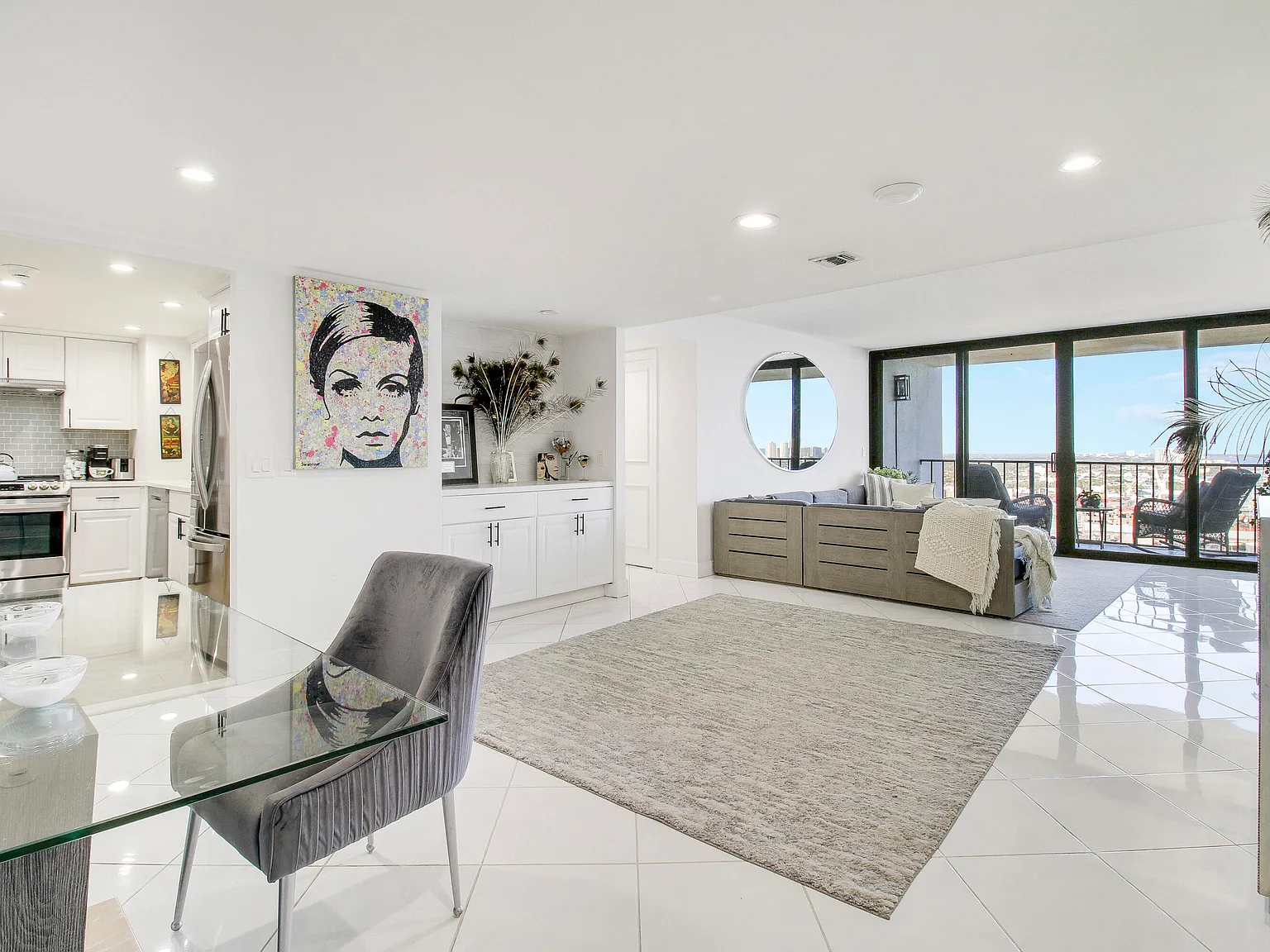 3 bed, 2.0 bath, 1215 sqft, $6,000 — Photo 2