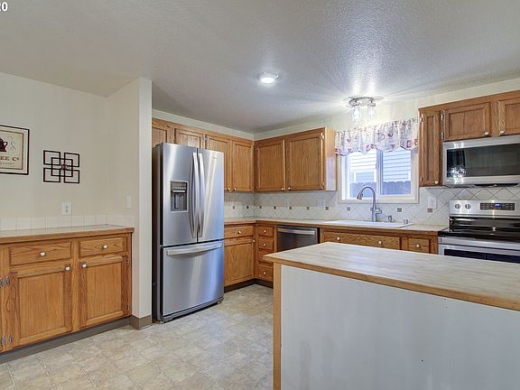 5th image of 6910 NE 101st Ct