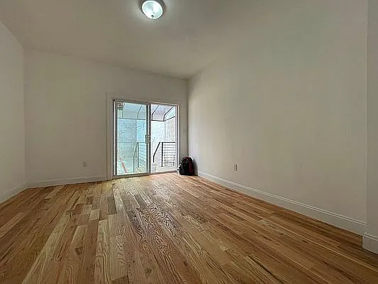 Rented by Hillel Realty Group | media 5