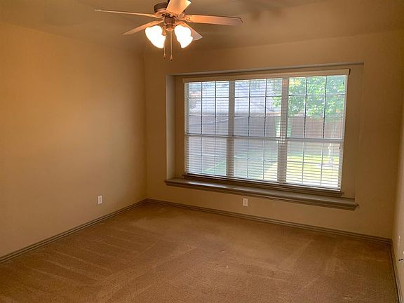 5th image of 2316 Eaton Dr