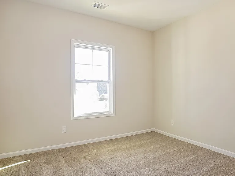 360 Bainbridge Dr — Photo 10