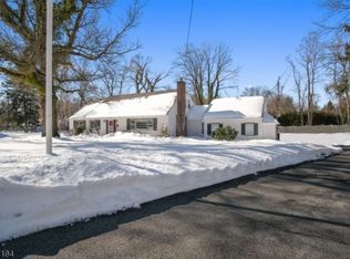 37 Crescent Dr, Morristown, NJ 07960