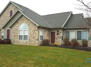 7757 Point Dr, Findlay, OH 45840