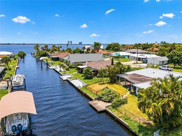 7211 Reymoor Dr, North Fort Myers, FL 33917
