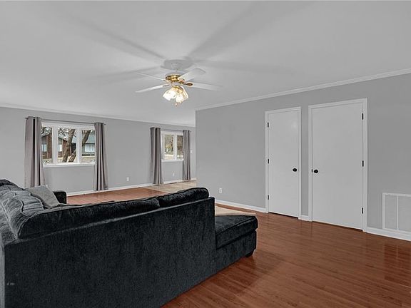 3rd image of 5711 Dora Pl