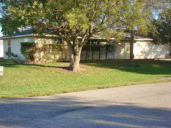 2nd image of 601 SW Hogan St