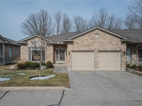 900 Doon Village Rd #12, Kitchener, ON N2P 1A4