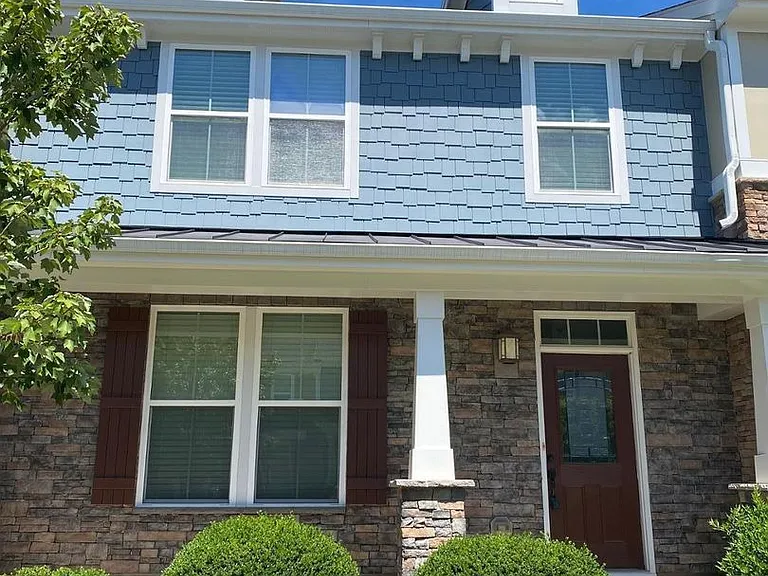 2412 Historic Cir — Photo 1