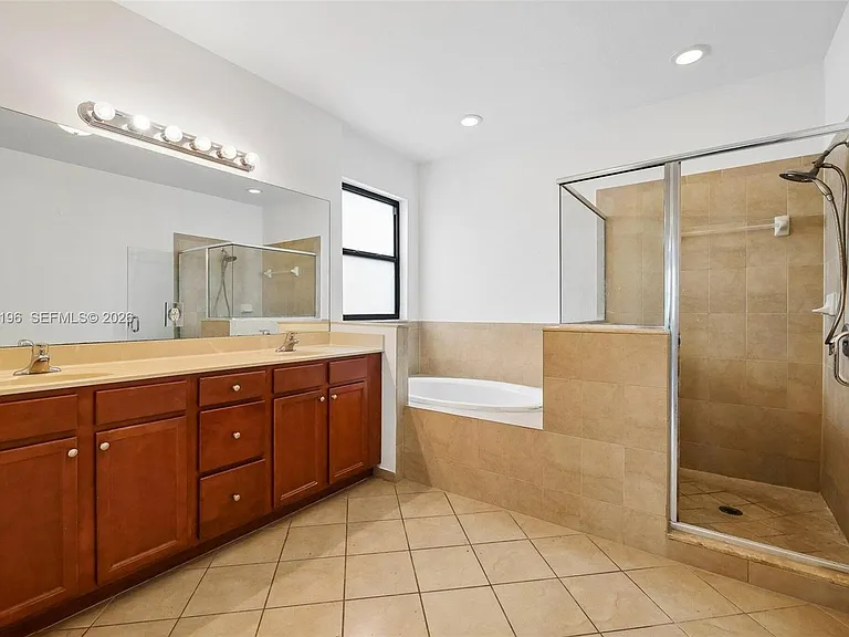 23271 SW 118th Ave — Photo 4