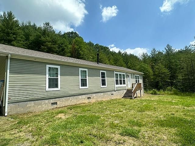 1st image of 145 Hidden Oaks Dr