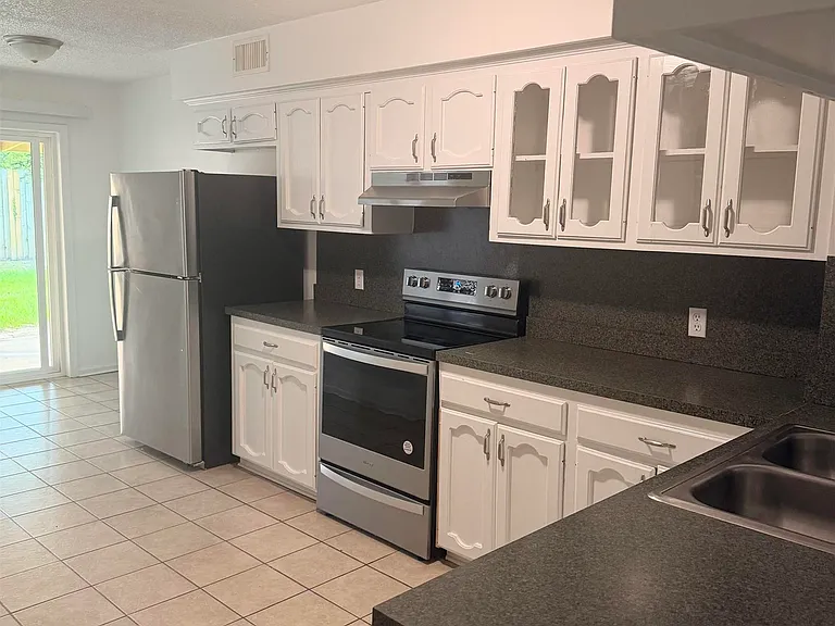 15444 Summerwood Ave — Photo 3
