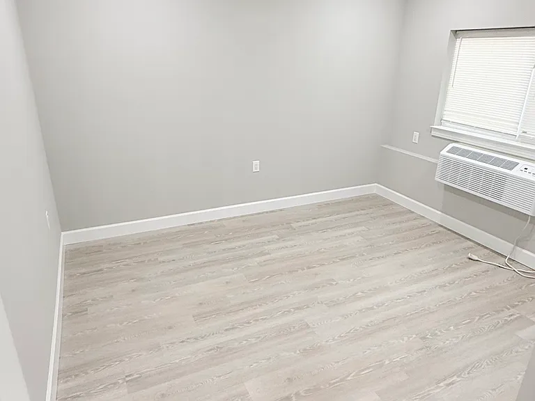 168-170 Fair St #100 — Photo 9