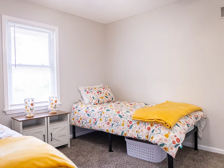 NE 62nd Pl — Photo 14