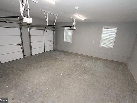 5th image of 8 Conover Ln