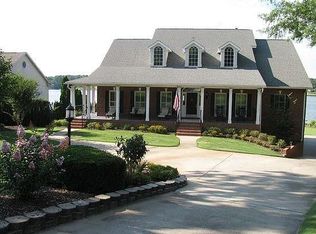 120 Pucketts Cove Rd, Greenwood, SC 29649