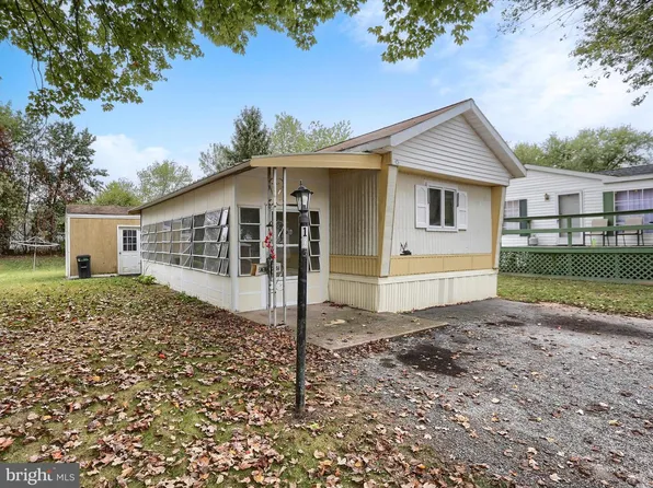 10 Cypress Ln, Carlisle, PA 17015