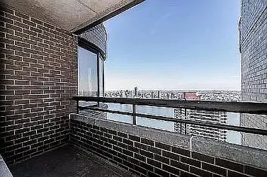 Rented by R New York