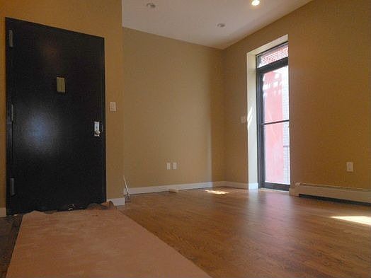 3rd image of 2586 Bedford Ave #1