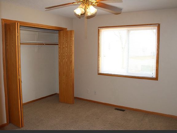 3rd image of 3010-3012 SE Grant St