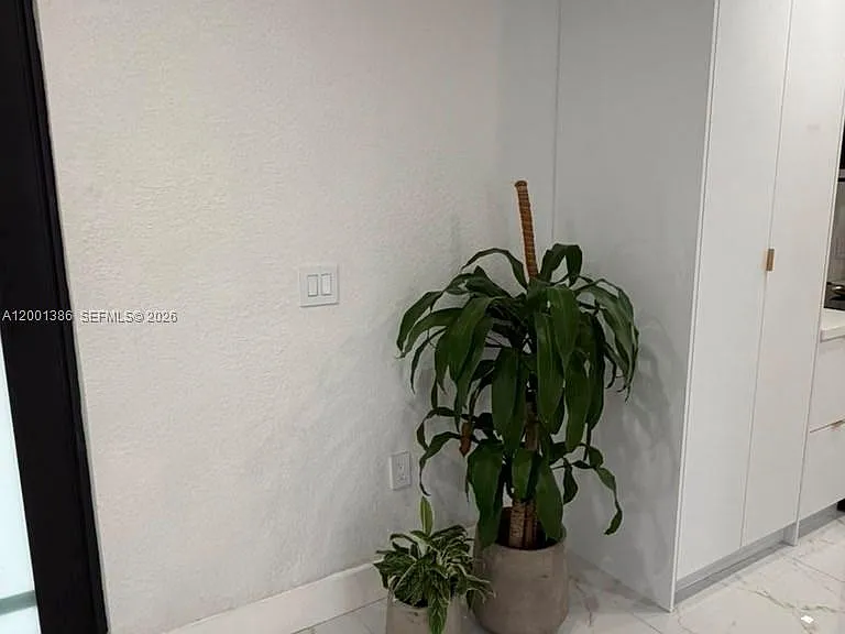 10460 SW 26th Ter — Photo 4