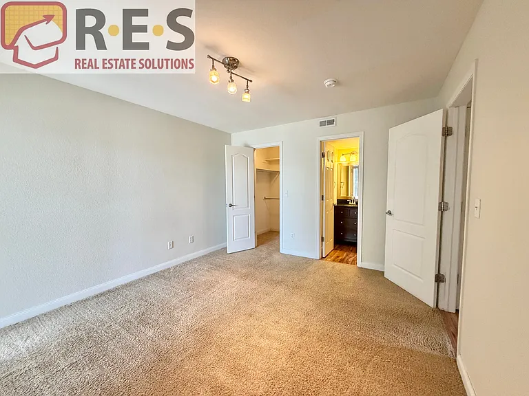 1631 S Deframe St #B8 — Photo 9