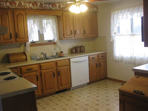 4th image of 510 Nebobish Ave